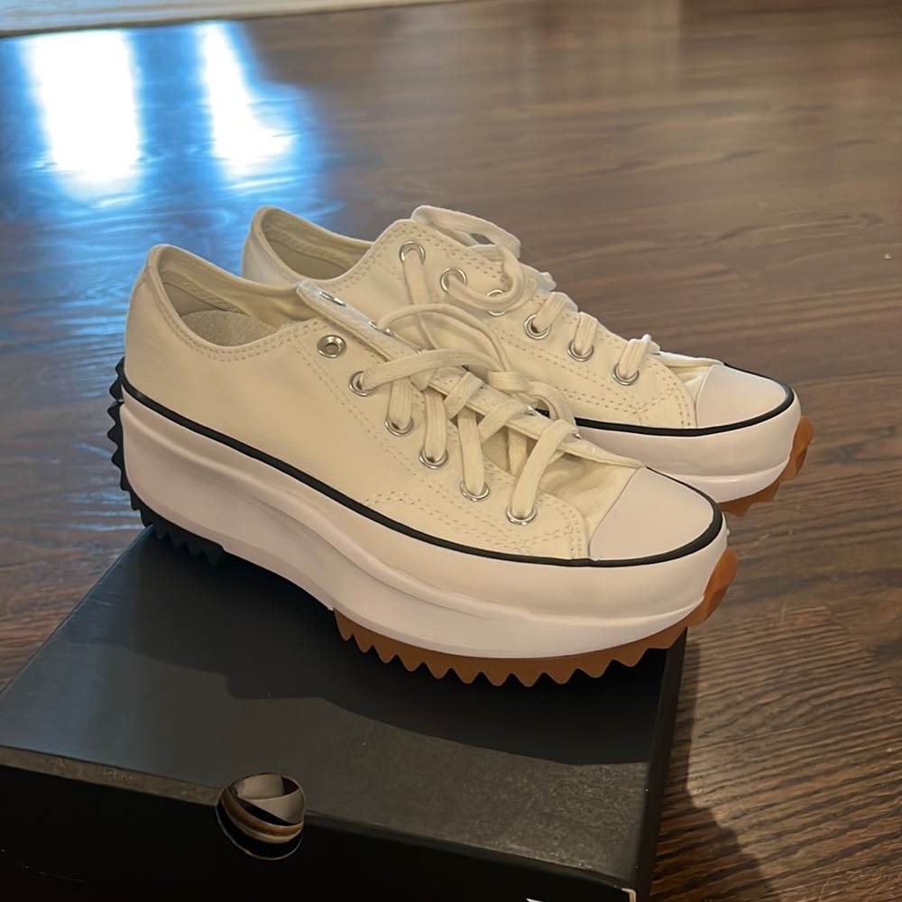 Converse Run Star Hike Sneakers. NWB